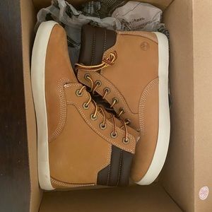 Timberland sneaker boots size 8